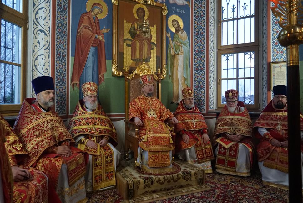Патриарший Экзарх совершил Божественную литургию в храме в честь Рождества Пресвятой Богородицы деревни Тарасово Минского района.