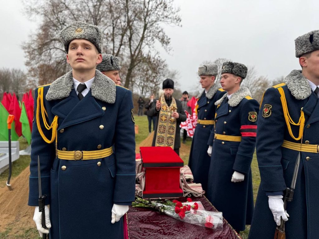 Состоялась церемония перезахоронения останков участника Великой Отечественной войны.