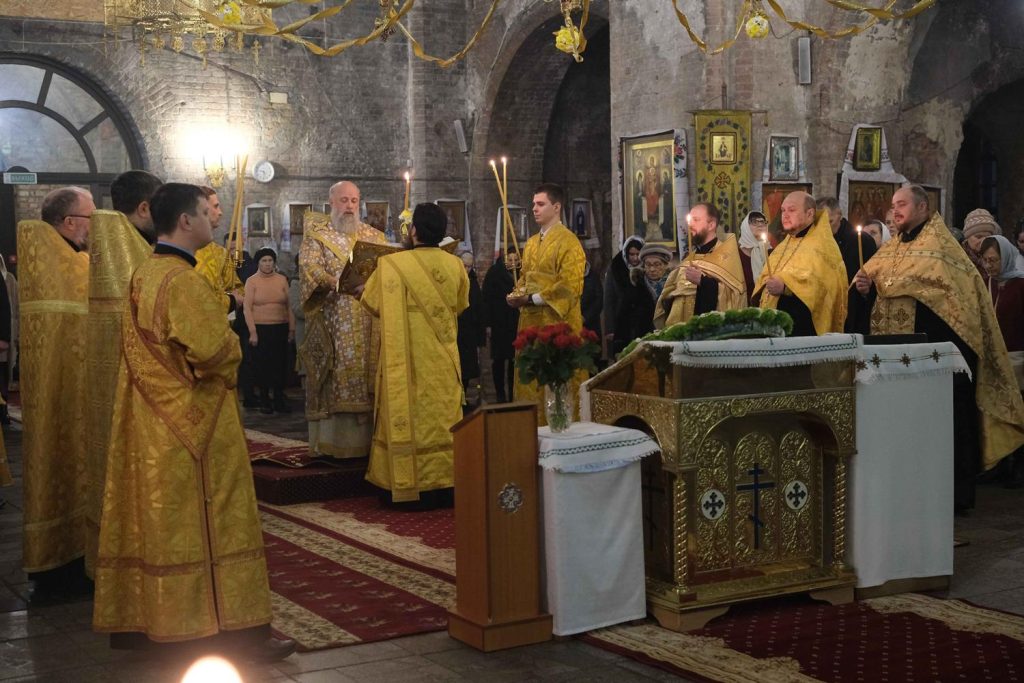 Архиерейское богослужение в канун дня памяти свт. Амвросия, еп. Медиоланского.