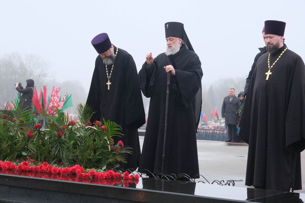 Архиепископ Иоанн принял участие в митинге, посвященном Дню защитников Отечества.
