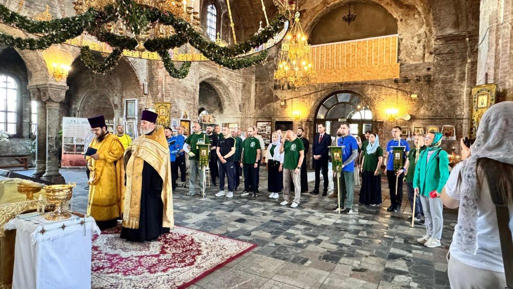 Совершен молебен на начало всякого доброго дела.