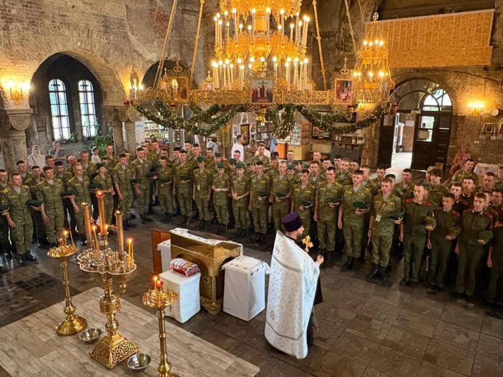 Совершена Великая панихида о всех воинах-пограничниках погибших в результате нападения немецко-фашистских захватчиков на Советский Союз 22 июня 1941 года.